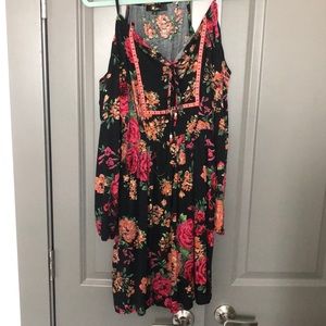 Long sleeve/exposed shoulder Dress